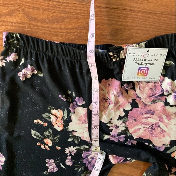 Floral Flared Leggings Polly & Esther Size Medium NWT - Picture 12 of 13